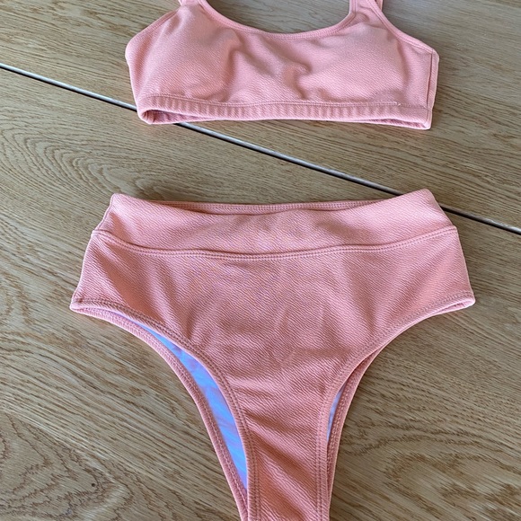 Cheeky peach colour bikini. - Picture 2 of 4